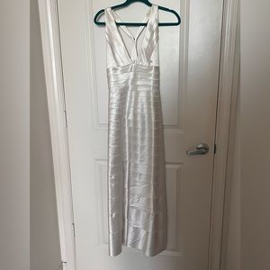 BCBGMAXAZRIA long, layered white dress with clip halter and zip up back, Size 2